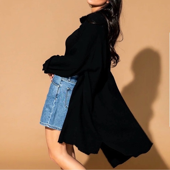 Dressed in LALA Made Me Do It Oversized Button Up in Black NWT S/M - Picture 3 of 8